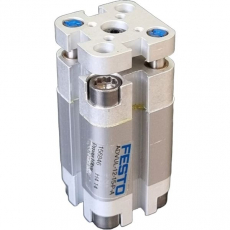 Cilindro pneumático ADVUL-12-15-P-A 156846