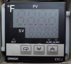 Controlador de temperatura (modelo: E5CJC2F)