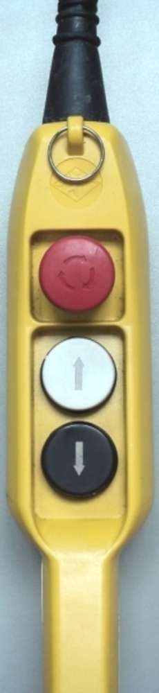 modelo: 2 botões + 1 botão de emergencia estado: usada