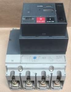 Disjuntor (modelo: NS100-160-250)
