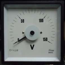 Voltímetro (escala: 150volts)
