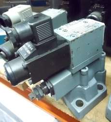 marca: REXROTH modelo: DBW10B1231315YU6AG24NZ4 estado: seminova